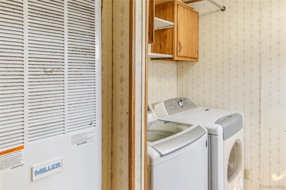 6721 Senate St #406 Van Buren Charter Township, MI 48111