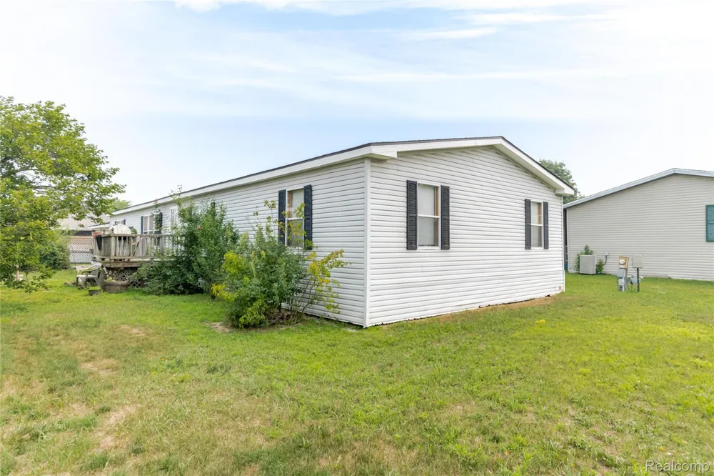 6721 Senate St #406 Van Buren Charter Township, MI 48111