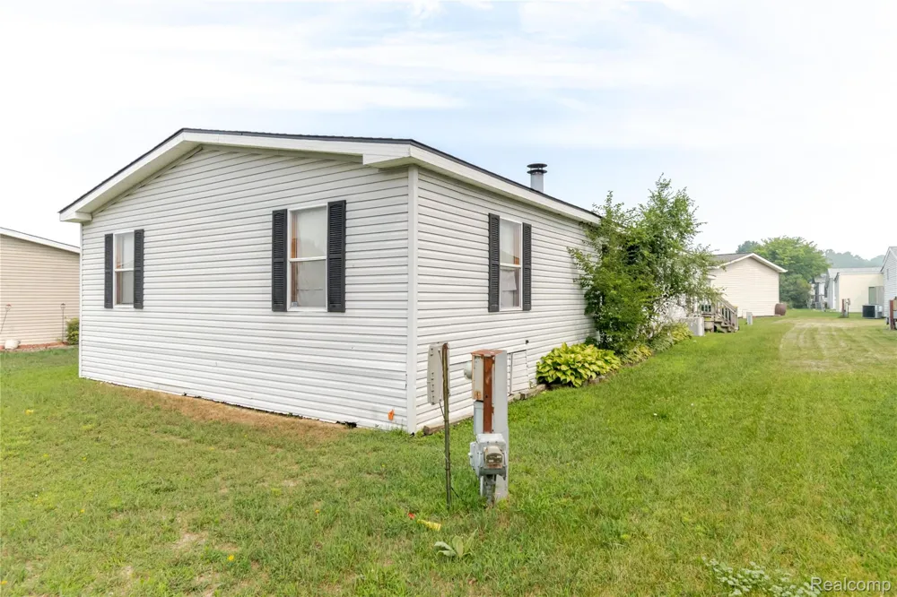 6721 Senate St #406 Van Buren Charter Township, MI 48111