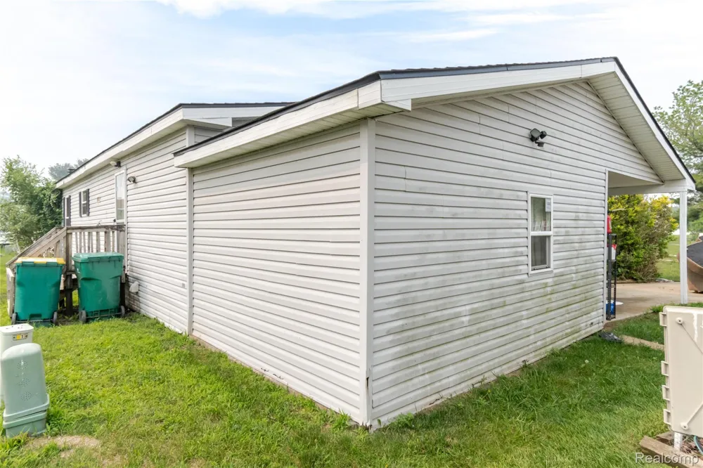 6721 Senate St #406 Van Buren Charter Township, MI 48111