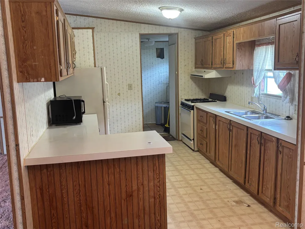6721 Senate St #406 Van Buren Charter Township, MI 48111