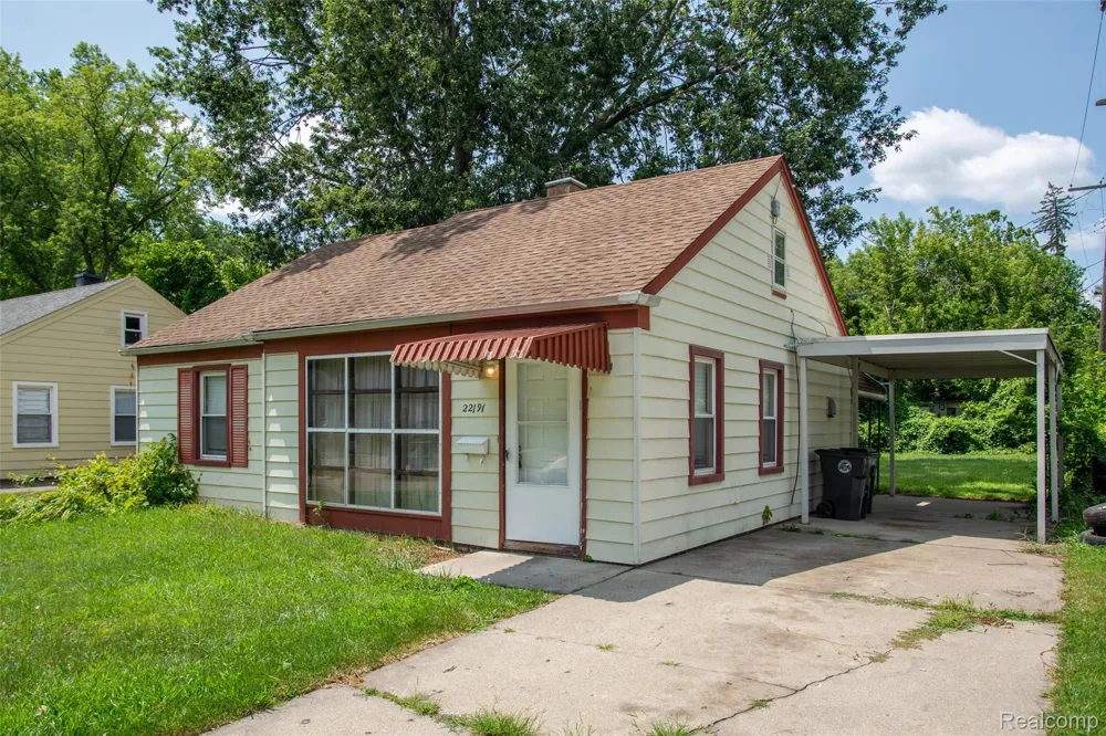 22191 Condon Street Oak Park City, MI 48237