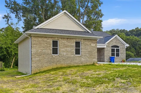 3907 Pontiac Lake Road