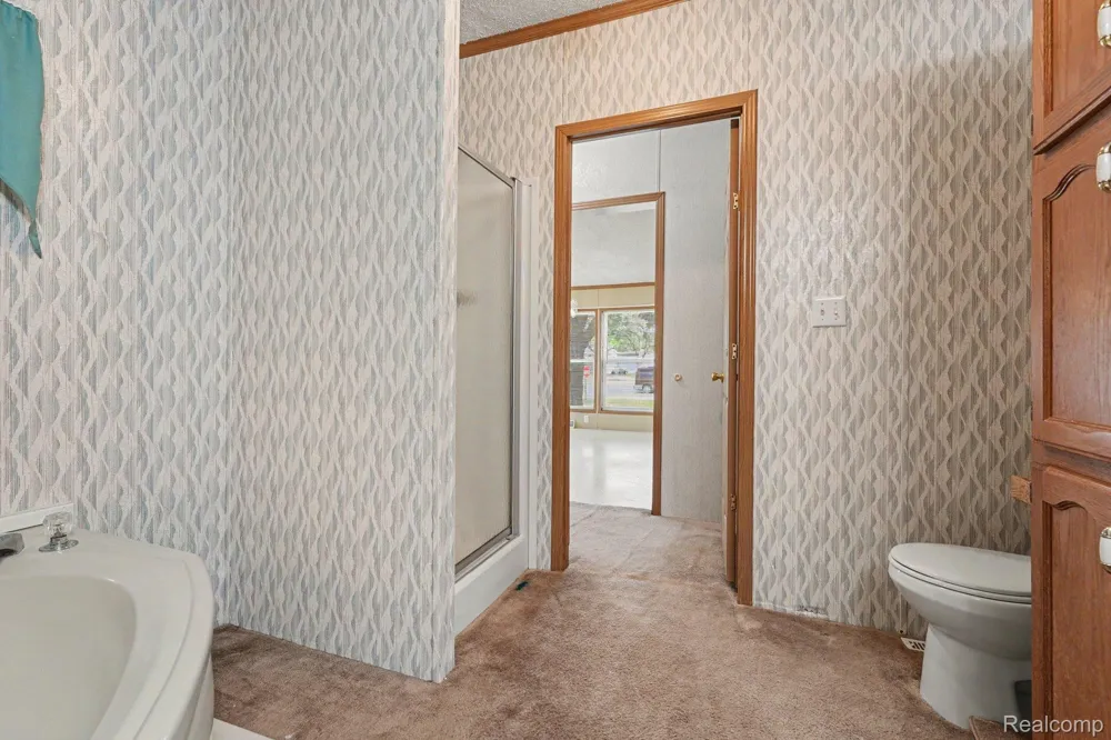 17128 Detroiter Ave Springfield Charter Township, MI 48350