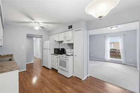 525 E University Drive #1002