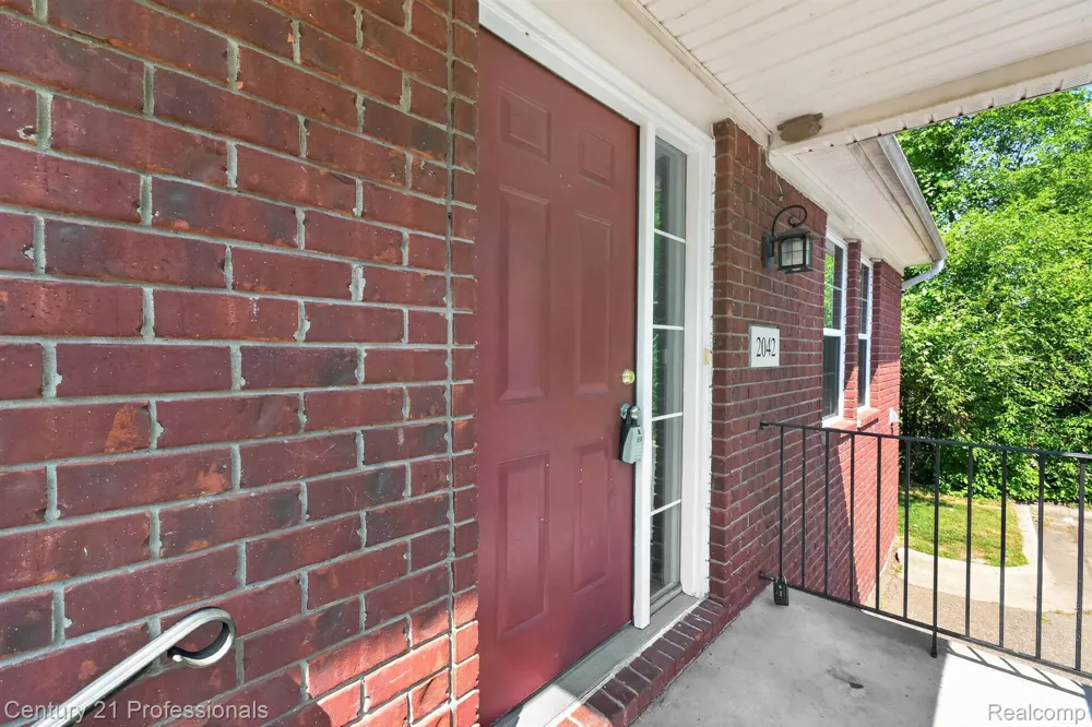 2042 Decker Road Walled Lake City, MI 48390