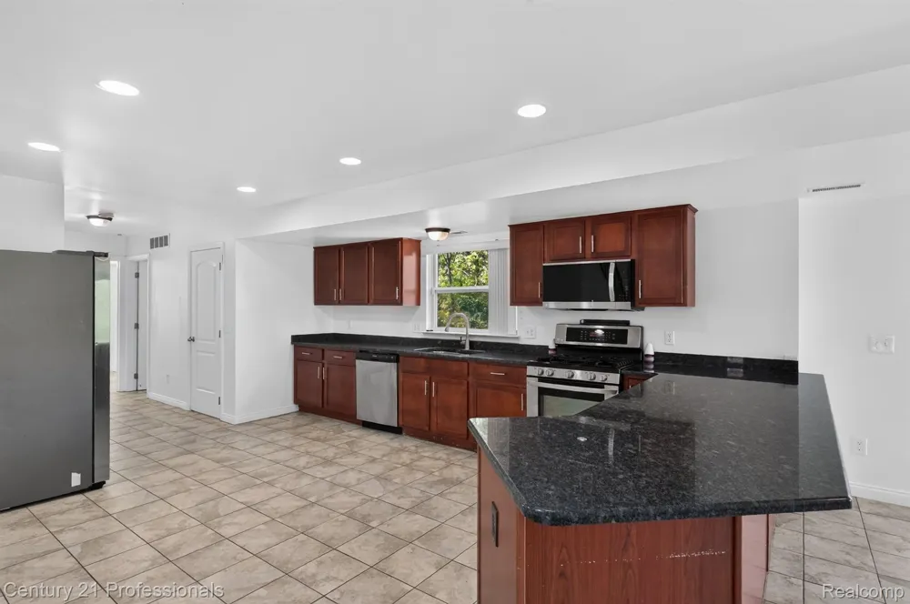 2042 Decker Road Walled Lake City, MI 48390