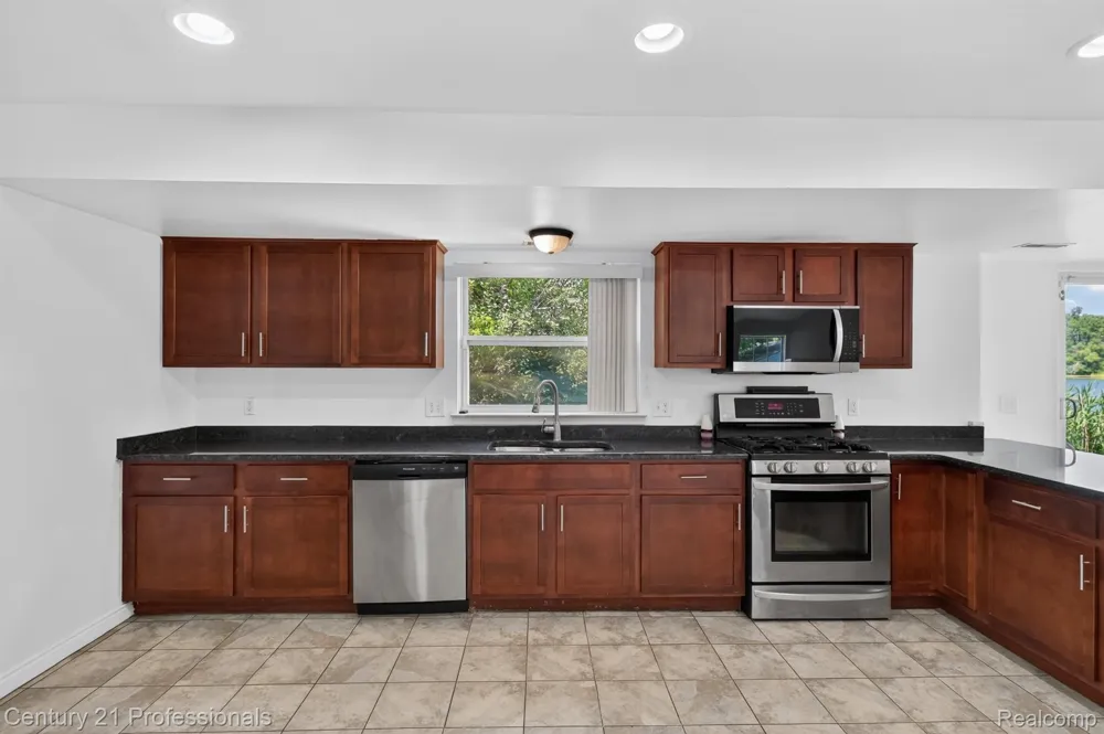 2042 Decker Road Walled Lake City, MI 48390