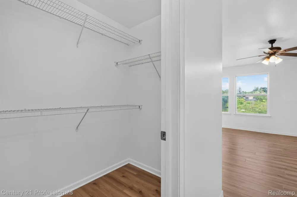 2042 Decker Road Walled Lake City, MI 48390