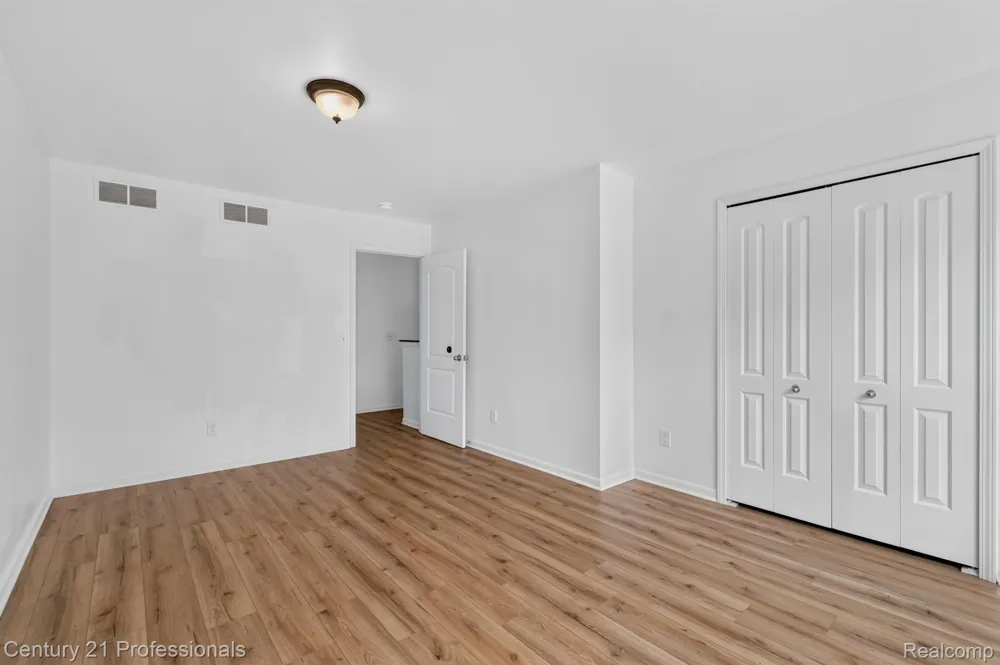 2042 Decker Road Walled Lake City, MI 48390