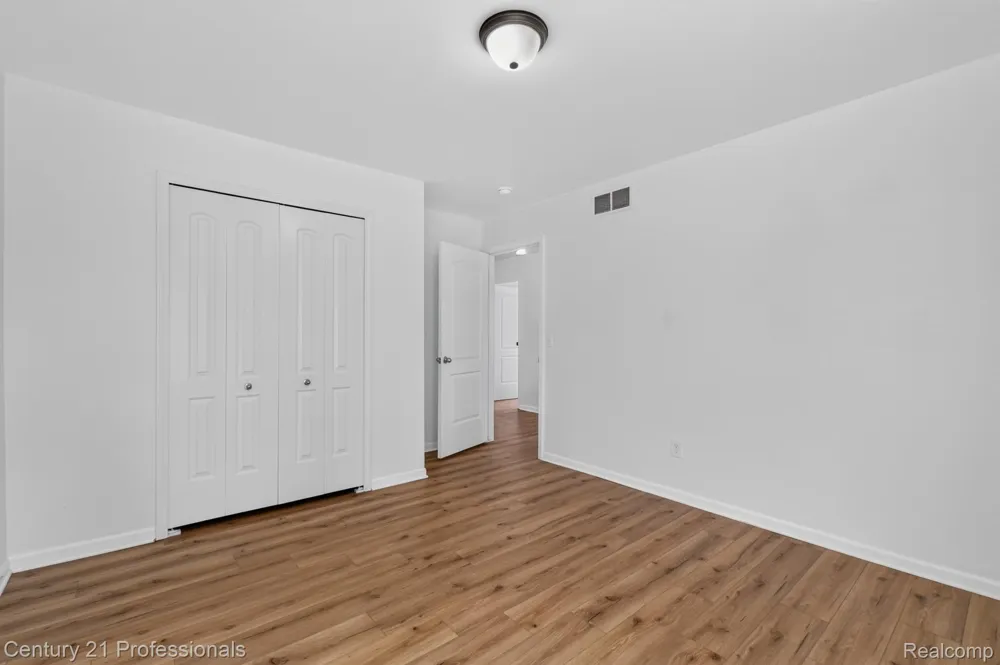 2042 Decker Road Walled Lake City, MI 48390