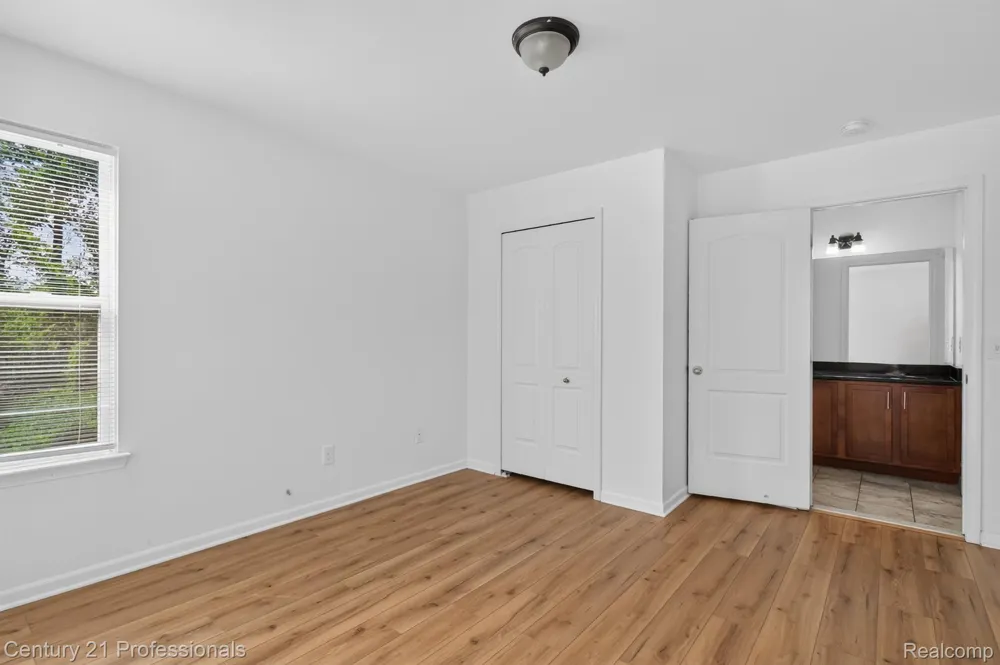 2042 Decker Road Walled Lake City, MI 48390