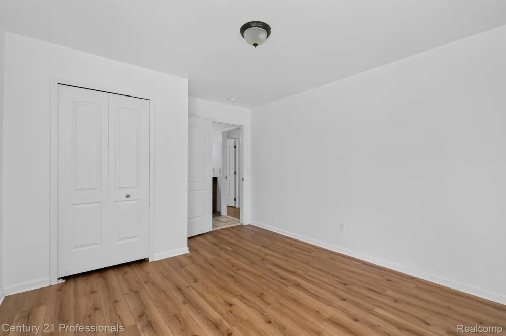 2042 Decker Road Walled Lake City, MI 48390