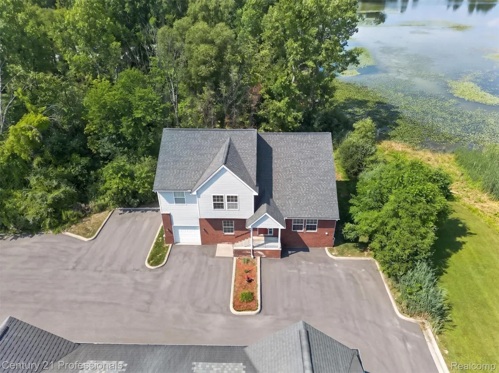2042 Decker Road Walled Lake City, MI 48390