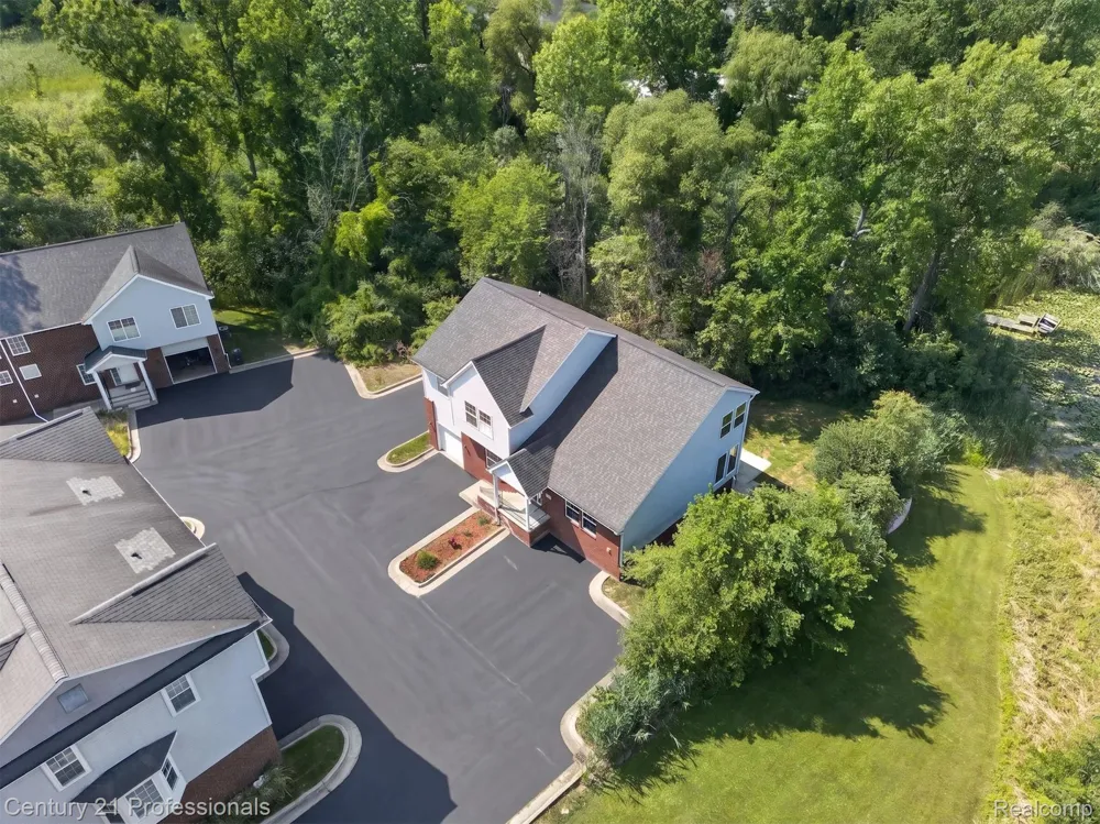 2042 Decker Road Walled Lake City, MI 48390