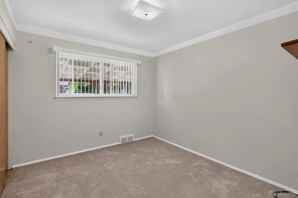 29391 Mark Avenue Madison Heights City, MI 48071