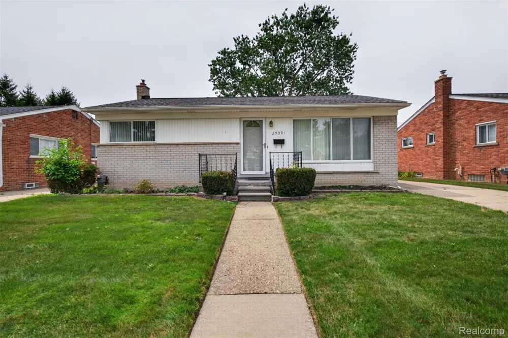 29391 Mark Avenue Madison Heights City, MI 48071