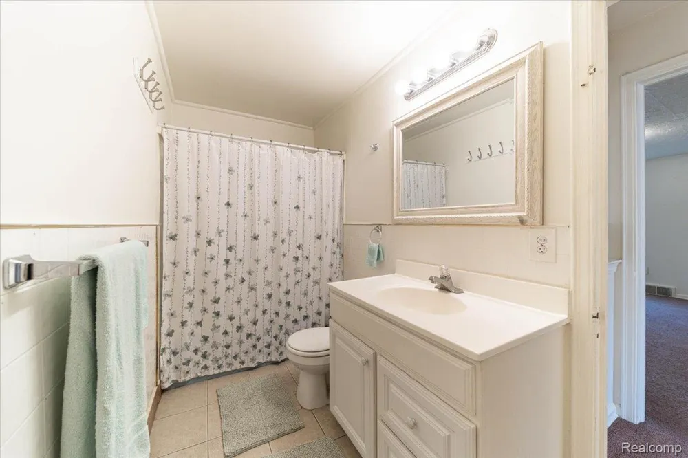 4335 Territorial Road #Apt B Rochester City, MI 48306