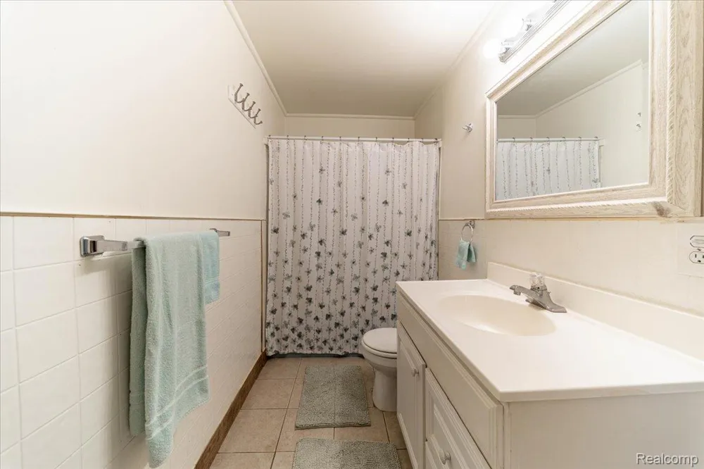 4335 Territorial Road #Apt B Rochester City, MI 48306