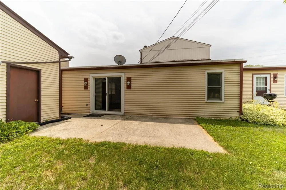4335 Territorial Road #Apt B Rochester City, MI 48306