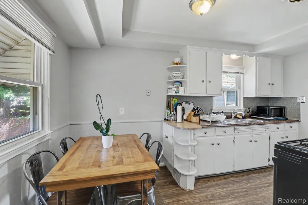 17717 Denby Redford Charter Township, MI 48240