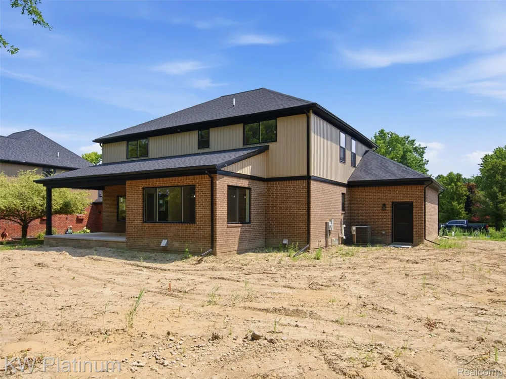 3416 Round Tree Drive China Township, MI 48054