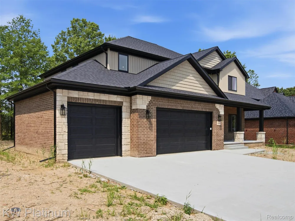 3416 Round Tree Drive China Township, MI 48054