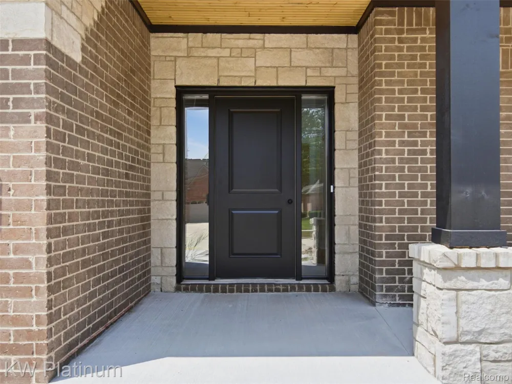 3416 Round Tree Drive China Township, MI 48054