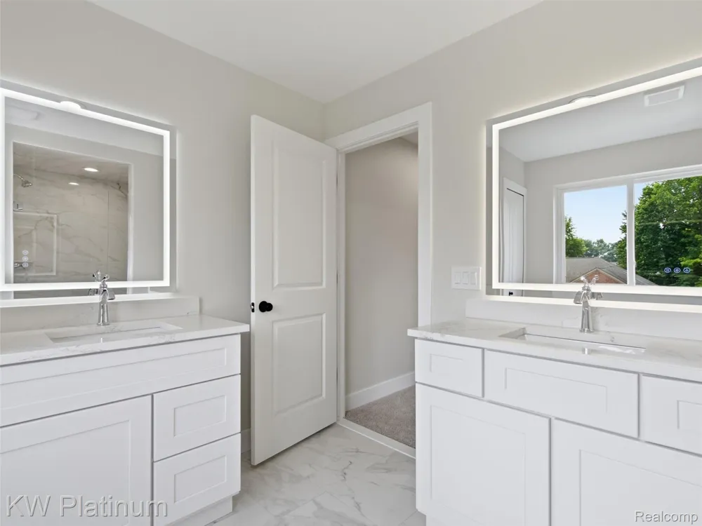 3416 Round Tree Drive China Township, MI 48054