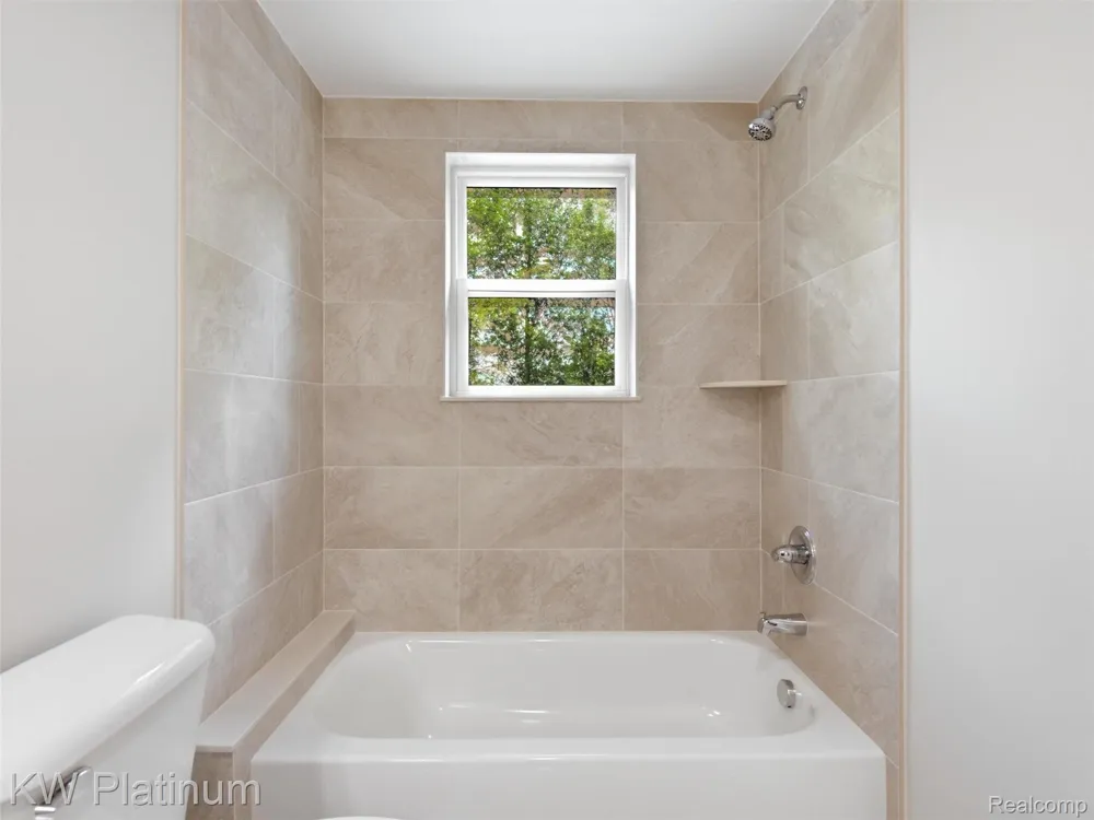 3416 Round Tree Drive China Township, MI 48054
