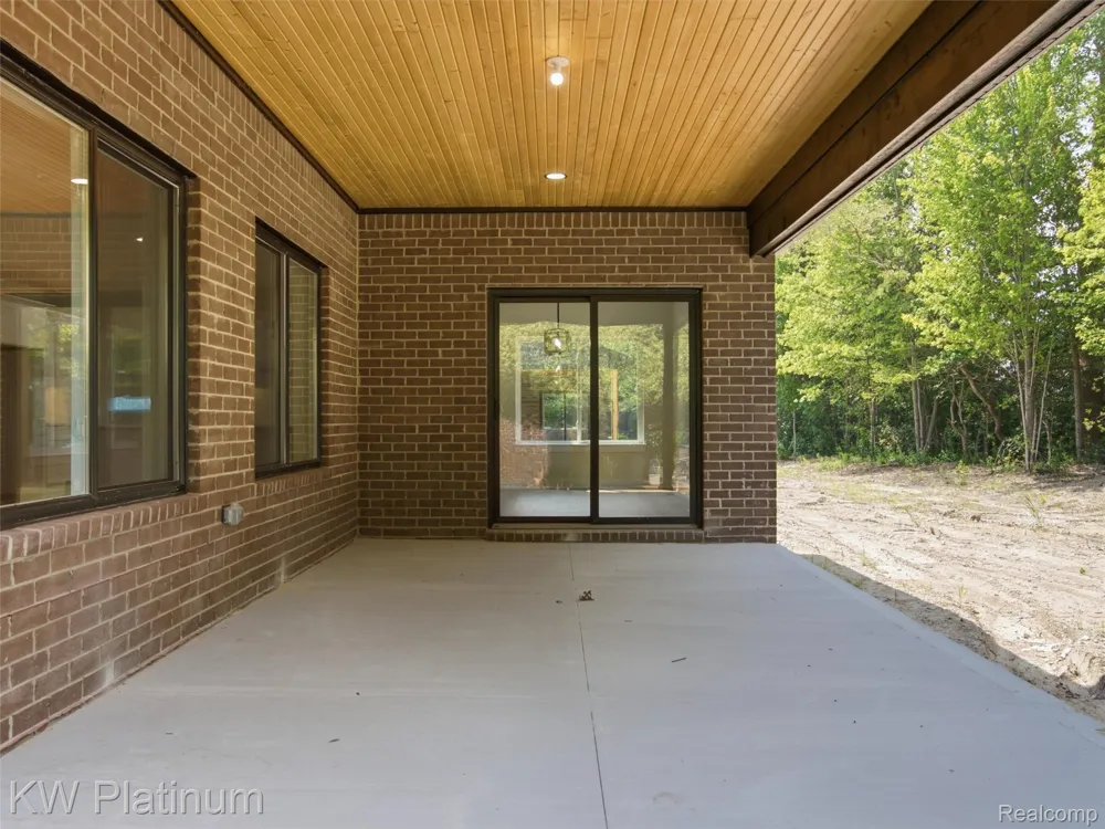 3416 Round Tree Drive China Township, MI 48054