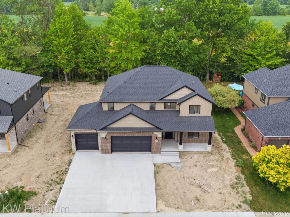 3416 Round Tree Drive China Township, MI 48054