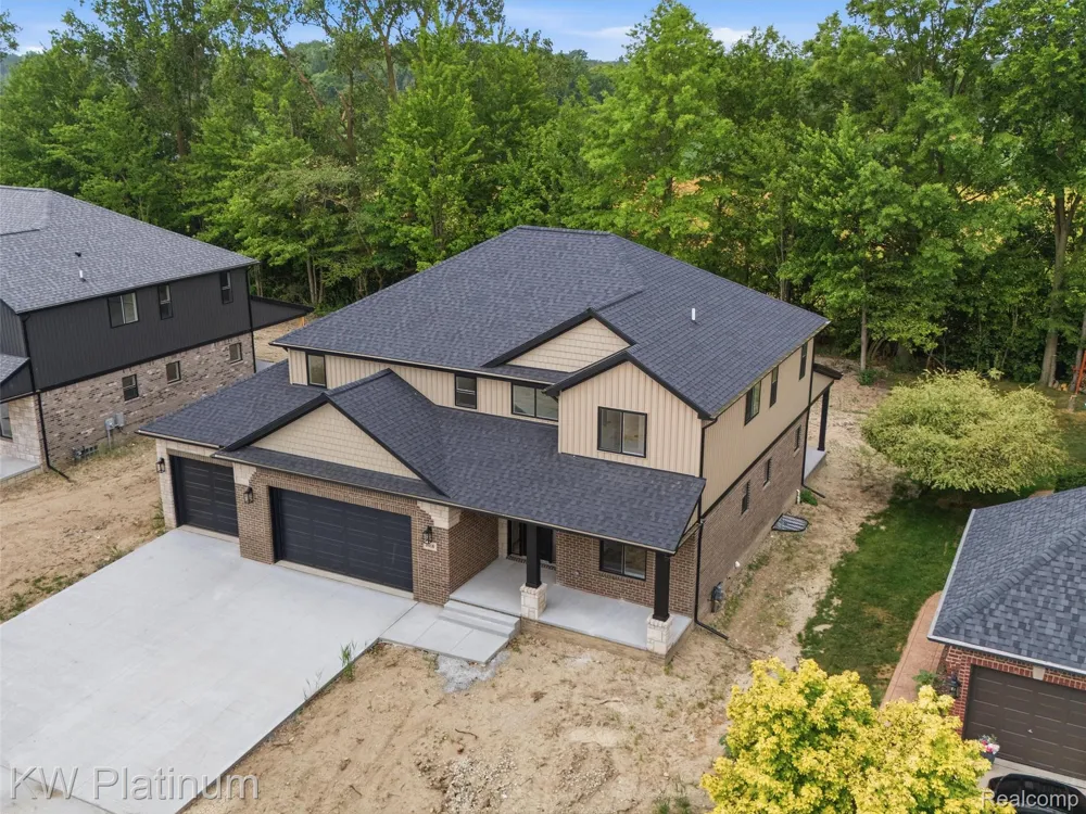 3416 Round Tree Drive China Township, MI 48054