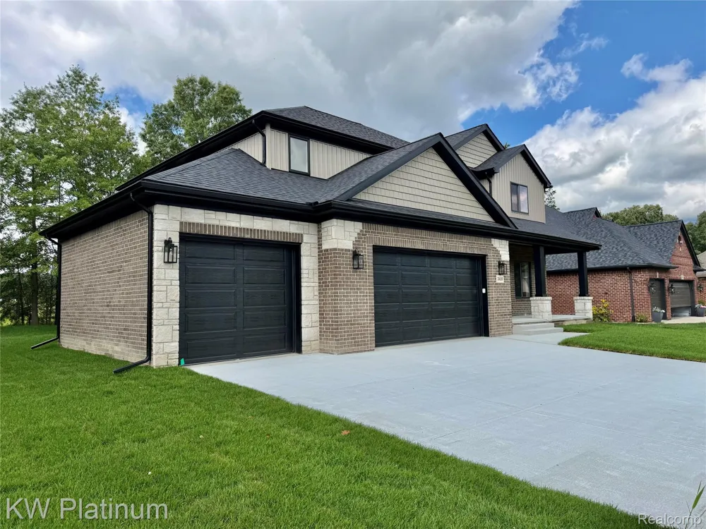 3416 Round Tree Drive China Township, MI 48054