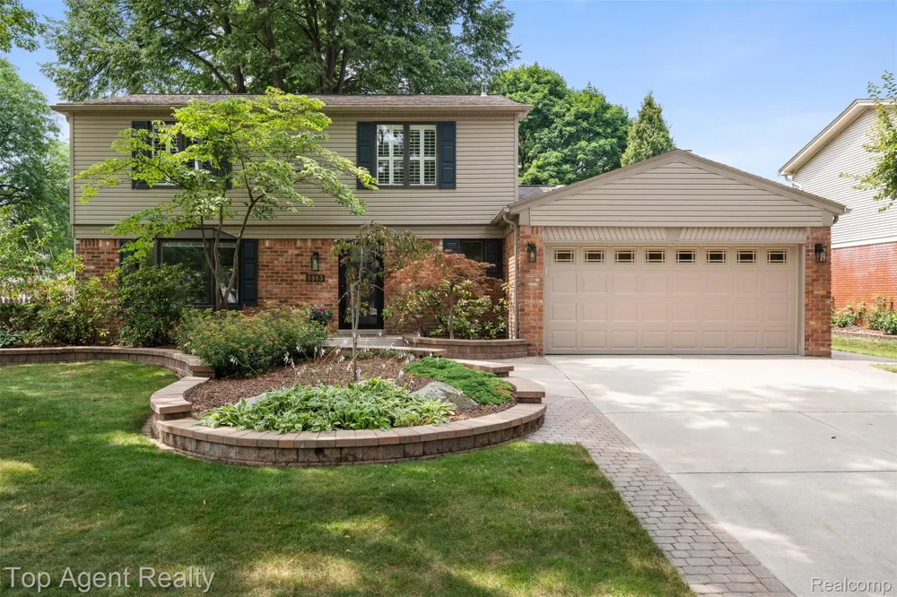 5963 Cliffside Drive Troy City, MI 48085
