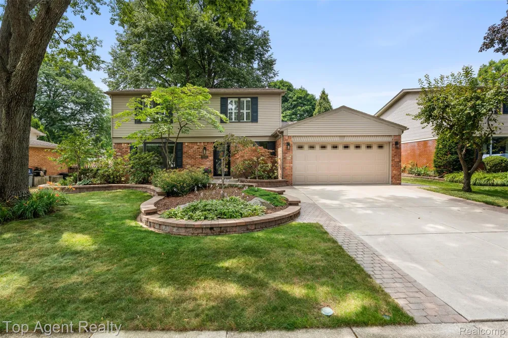 5963 Cliffside Drive Troy City, MI 48085