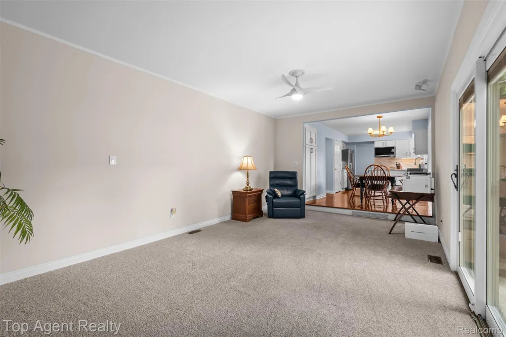 5963 Cliffside Drive Troy City, MI 48085