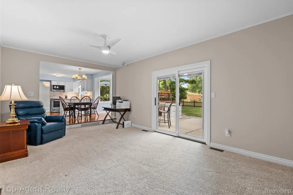 5963 Cliffside Drive Troy City, MI 48085