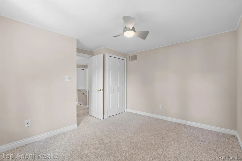 5963 Cliffside Drive Troy City, MI 48085