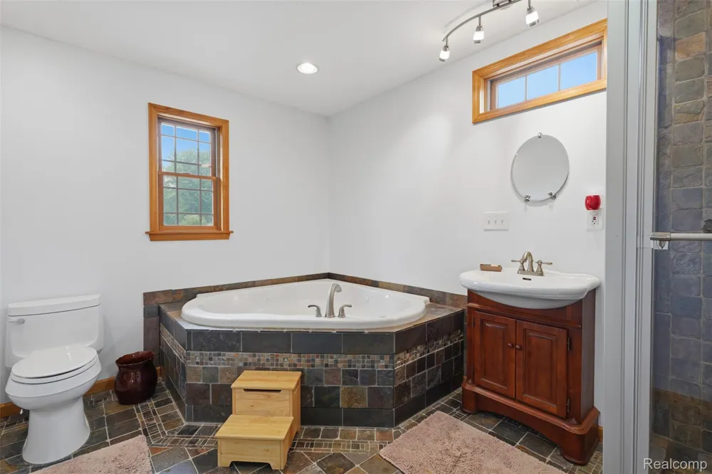 3454 Paddington Drive Troy City, MI 48084