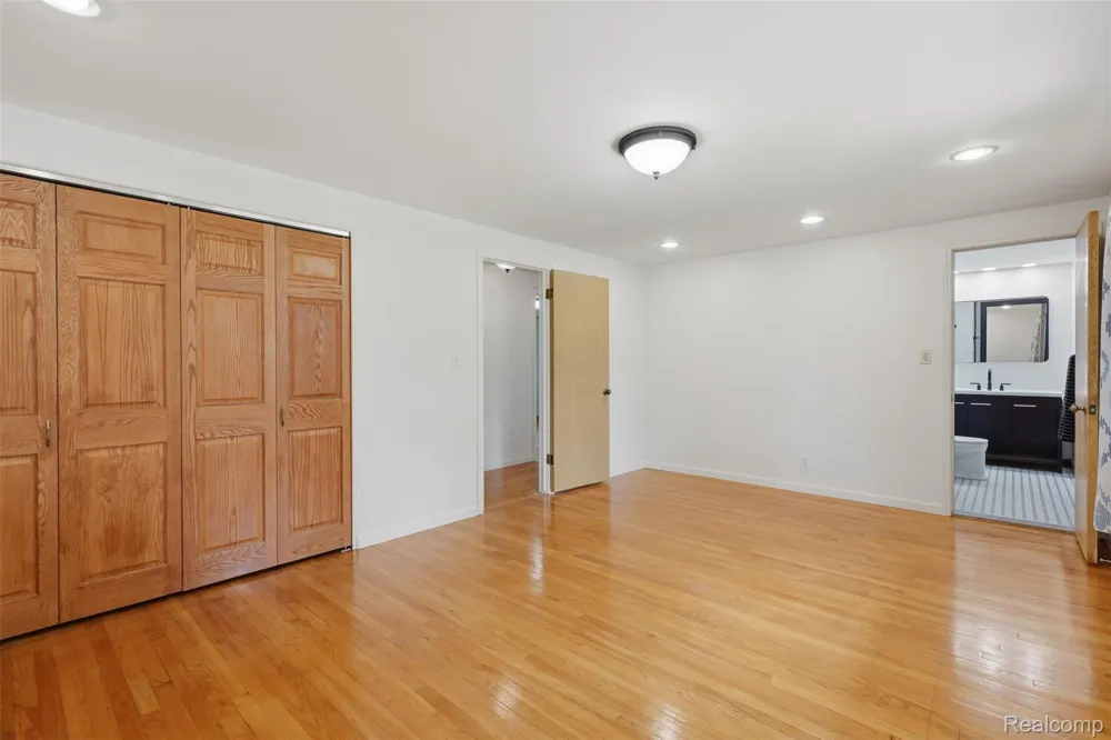 3454 Paddington Drive Troy City, MI 48084