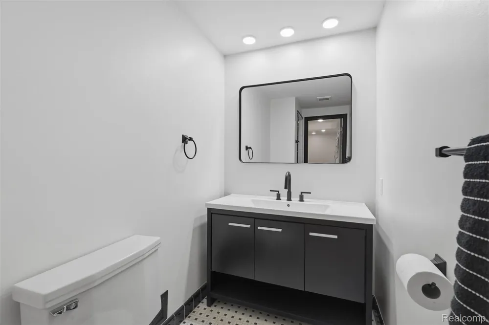 3454 Paddington Drive Troy City, MI 48084