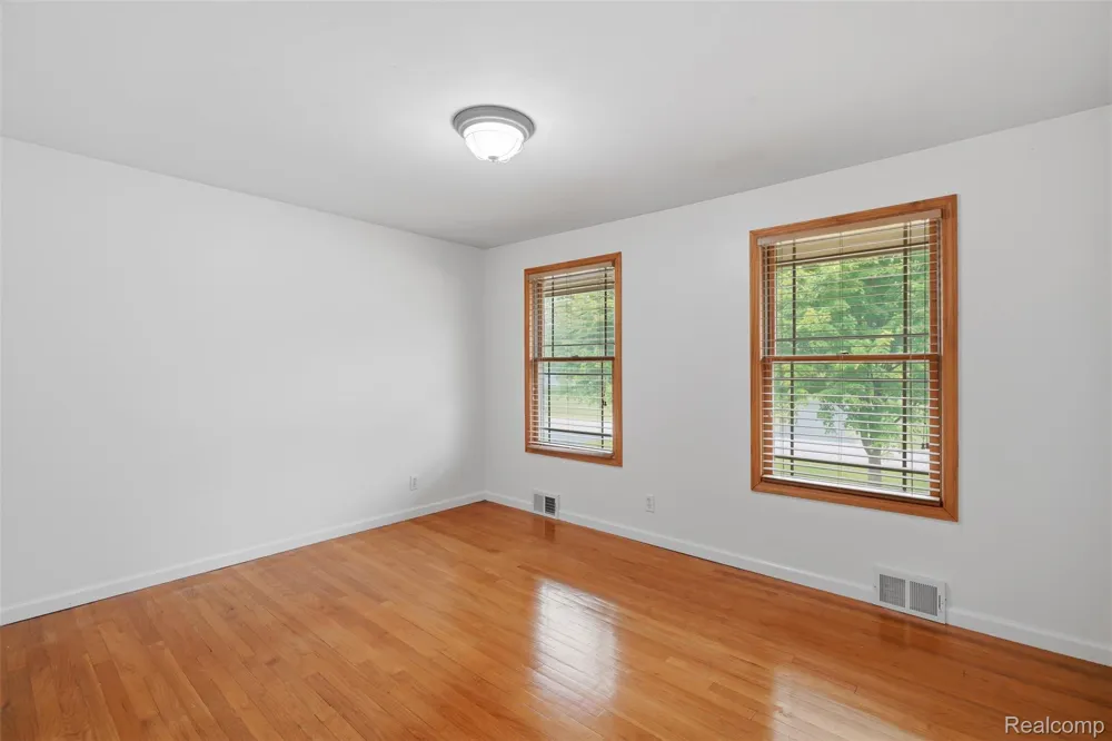 3454 Paddington Drive Troy City, MI 48084
