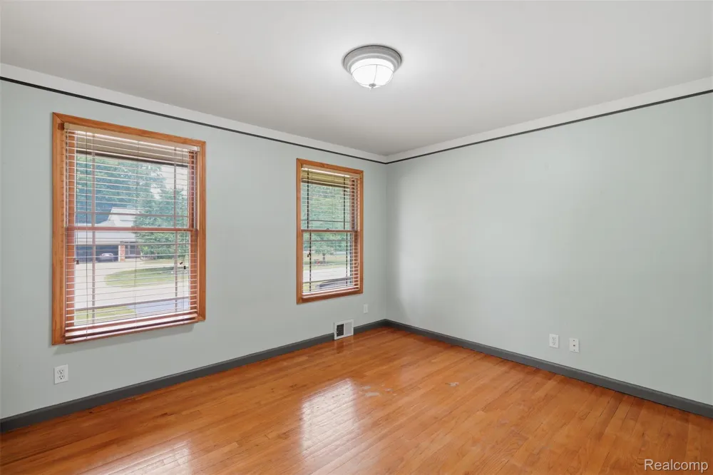 3454 Paddington Drive Troy City, MI 48084