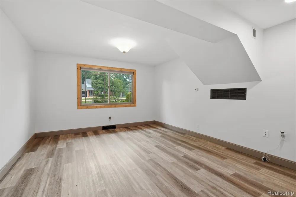3454 Paddington Drive Troy City, MI 48084