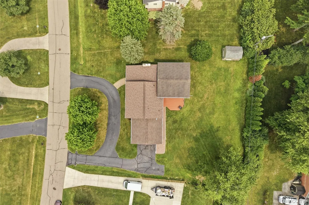 3454 Paddington Drive Troy City, MI 48084