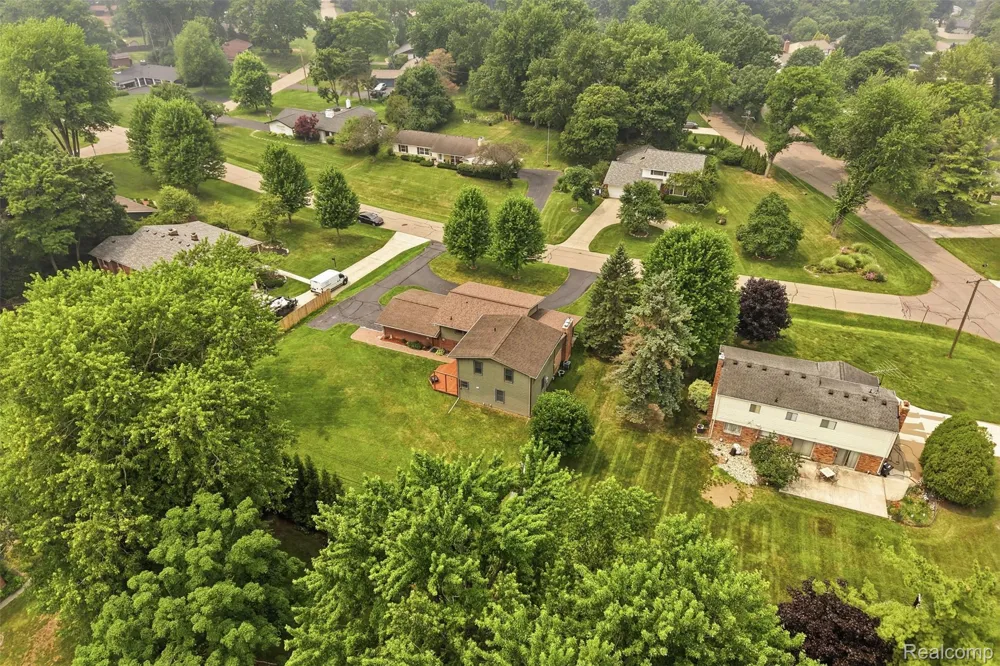 3454 Paddington Drive Troy City, MI 48084
