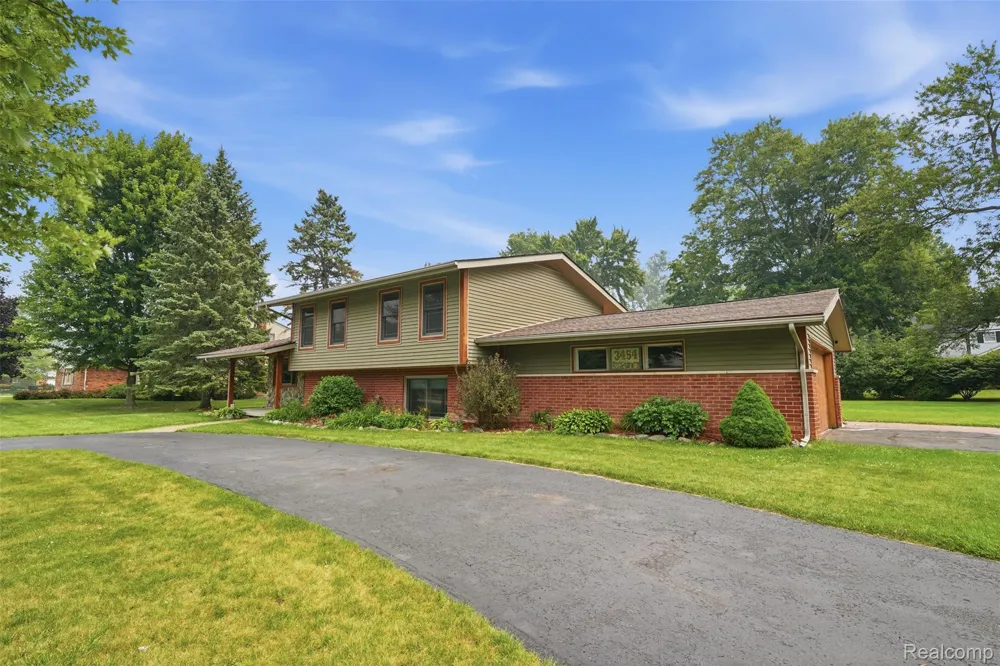 3454 Paddington Drive Troy City, MI 48084