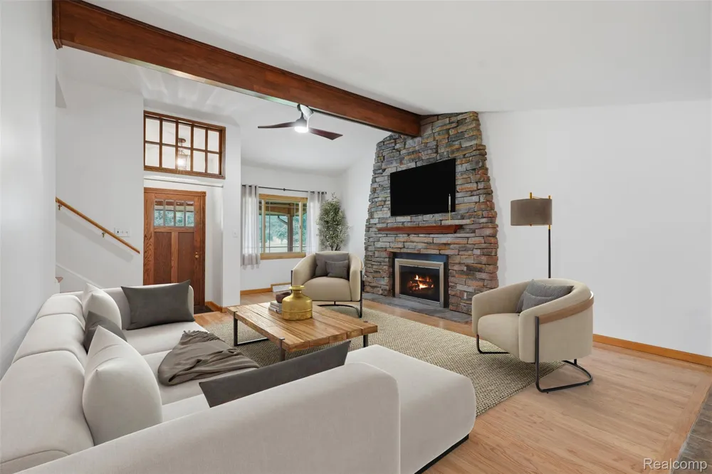 3454 Paddington Drive Troy City, MI 48084