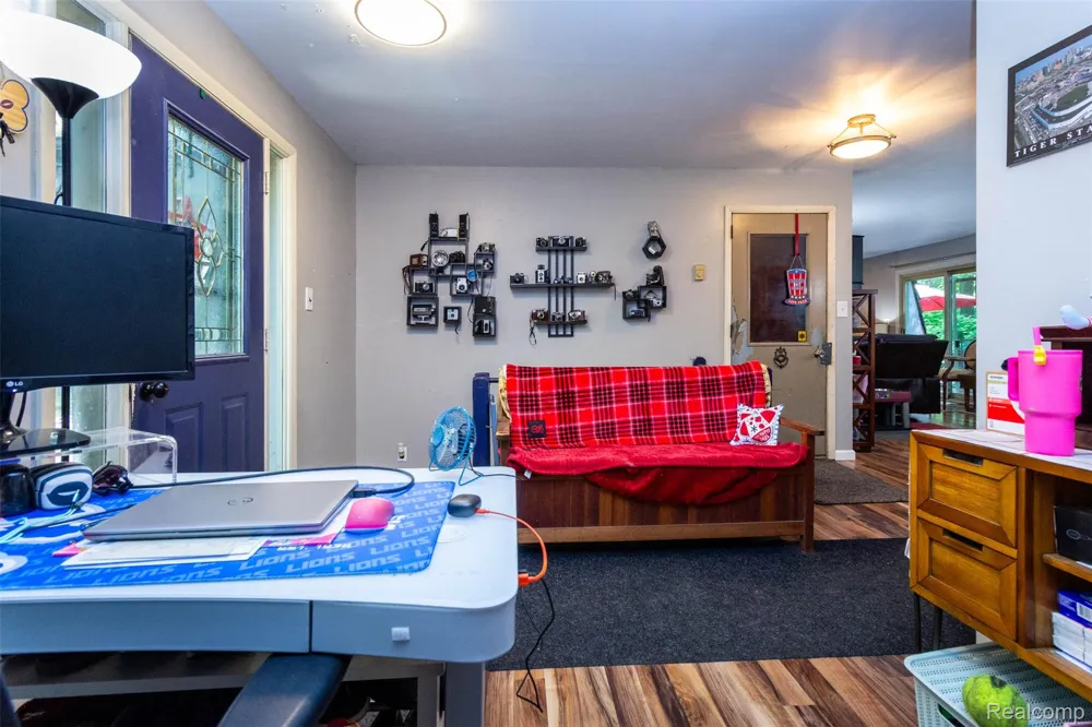 9405 SPICER ROAD Green Oak Township, MI 48116